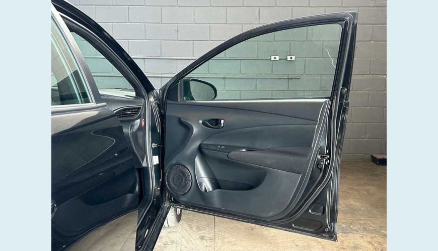 TOYOTA YARIS XL 1.5 (FLEX) (AUT) - PRETO - 2025 Foto 7 (Grande)