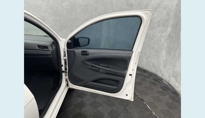VOLKSWAGEN GOL 1.0 12V (FLEX) - BRANCO - 2023 Foto 7 (Grande)