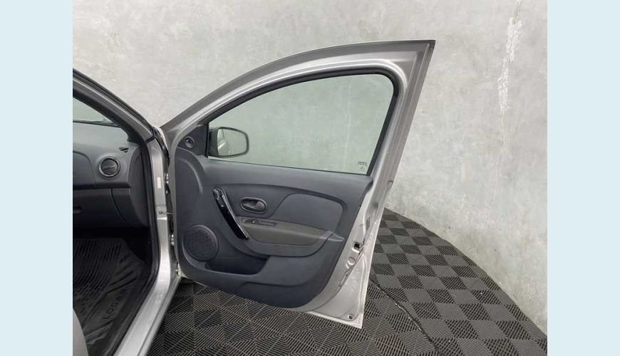 RENAULT LOGAN ZEN 1.0 12V SCE (FLEX) - PRATA - 2023 Foto 7 (Grande)