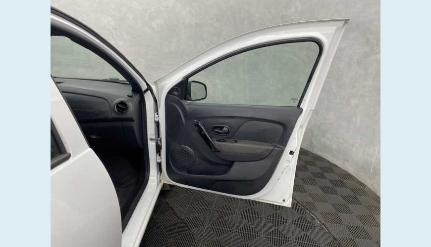 RENAULT LOGAN ZEN 1.0 12V SCE (FLEX) - BRANCO - 2023 Foto 7 (Grande)
