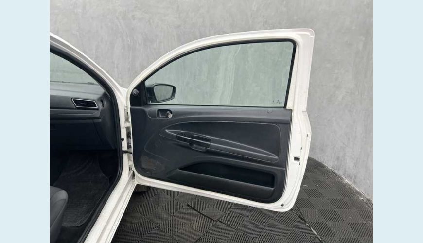 VOLKSWAGEN SAVEIRO ROBUST 1.6 MSI CS (FLEX) - BRANCO - 2023 Foto 7 (Grande)