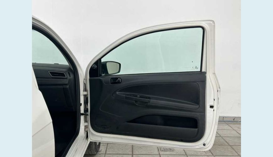 VOLKSWAGEN SAVEIRO ROBUST 1.6 MSI CS (FLEX) - BRANCO - 2023 Foto 7 (Grande)