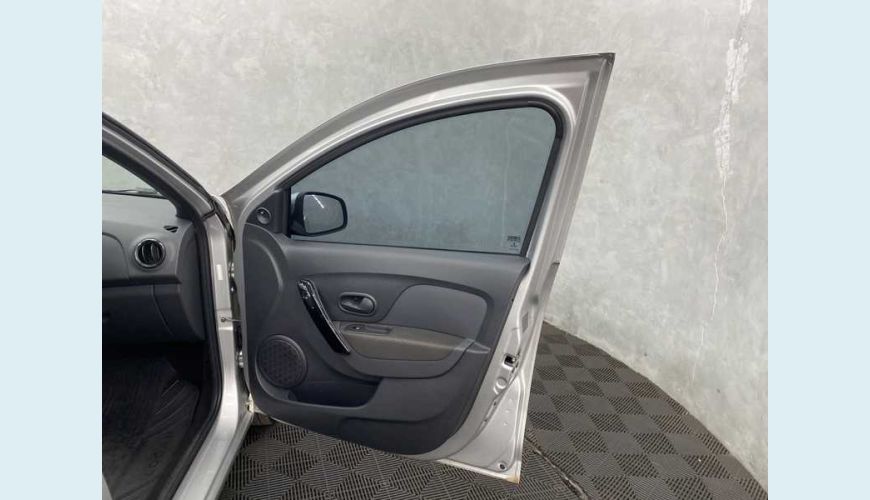 RENAULT LOGAN ZEN 1.0 12V SCE (FLEX) - PRATA - 2022 Foto 7 (Grande)