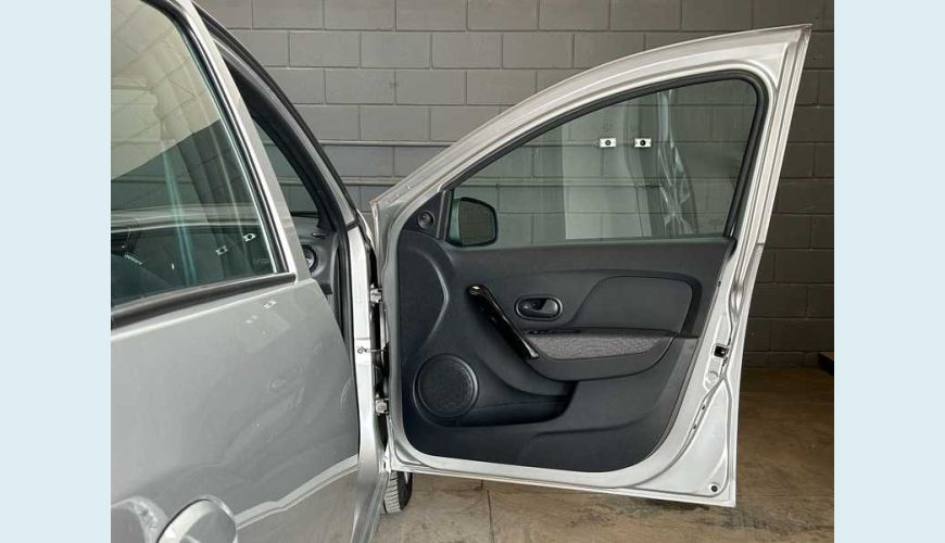 RENAULT LOGAN ZEN 1.0 - PRATA - 2025 Foto 7 (Grande)