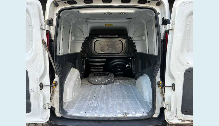FIAT FIORINO 1.4 ENDURANCE (FLEX) - BRANCO - 2023 Foto 7 (Grande)