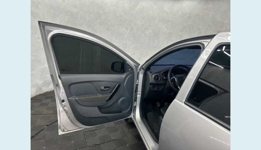 RENAULT LOGAN ZEN 1.0 - PRATA - 2024 Foto 7 (Grande)