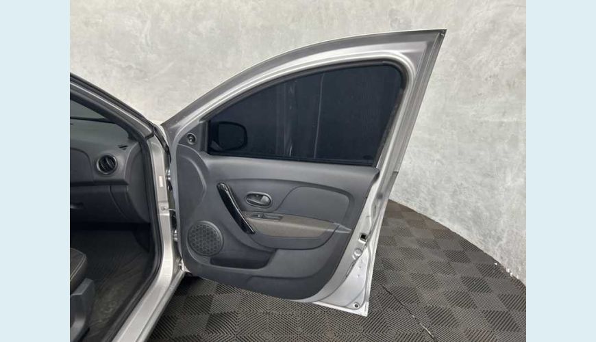 RENAULT LOGAN ZEN 1.0 - PRATA - 2024 Foto 7 (Grande)