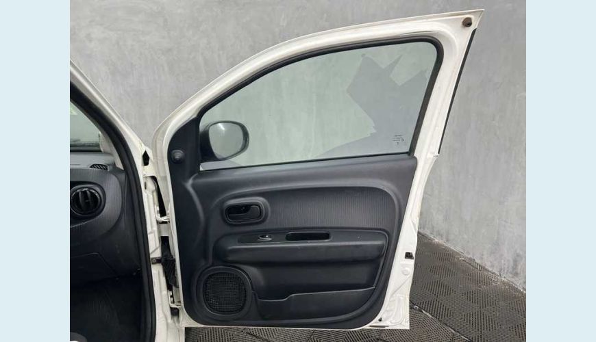 FIAT MOBI LIKE 1.0 (FLEX) - BRANCO - 2023 Foto 7 (Grande)
