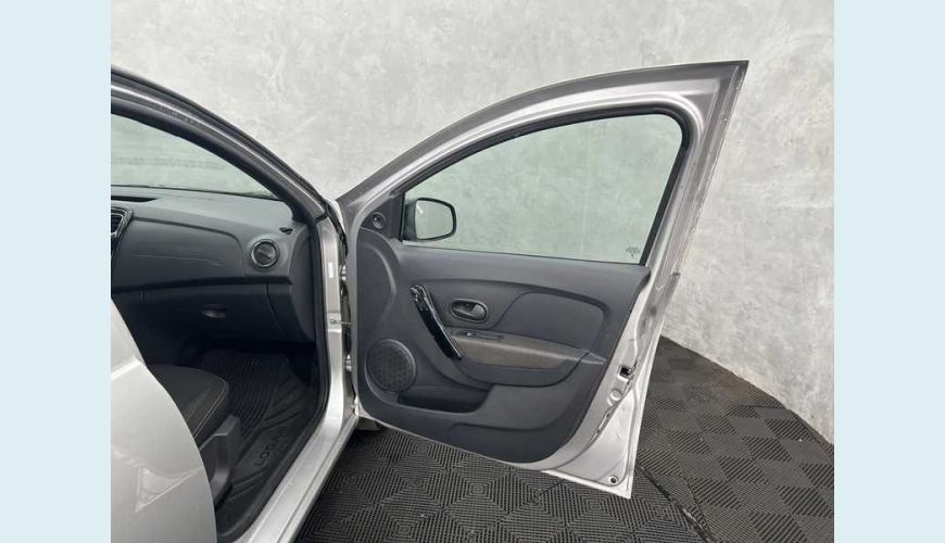 RENAULT LOGAN ZEN 1.0 - PRATA - 2024 Foto 7 (Grande)