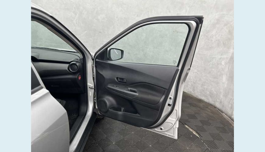 NISSAN KICKS ACTIVE 1.6 (FLEX) - PRATA - 2024 Foto 7 (Grande)