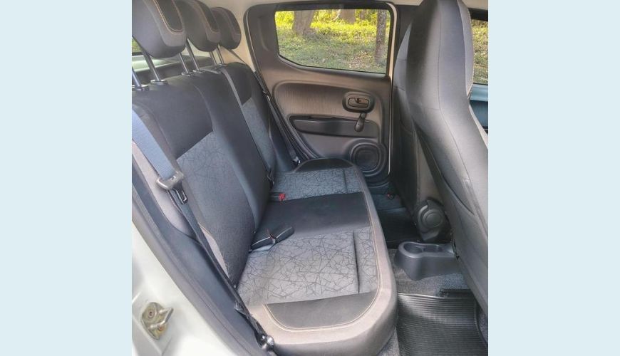 FIAT MOBI TREKKING 1.0MT - BRANCO - 2025 Foto 7 (Grande)