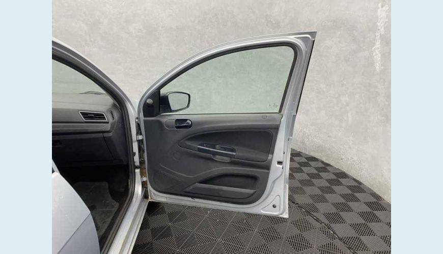 VOLKSWAGEN GOL 1.0 12V FLEX - PRATA - 2021 Foto 7 (Grande)