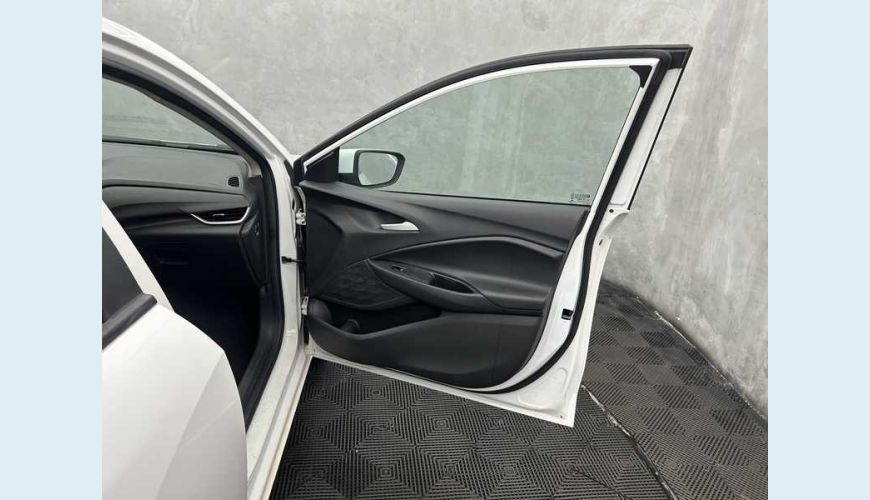 CHEVROLET ONIX PLUS LTZ 1.0 TURBO (AUT.) - BRANCO - 2023 Foto 7 (Grande)