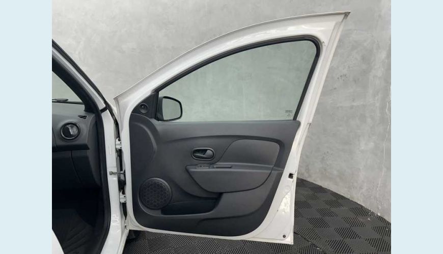 RENAULT LOGAN LIFE 1.0 12V SCE FLEX - BRANCO - 2023 Foto 7 (Grande)