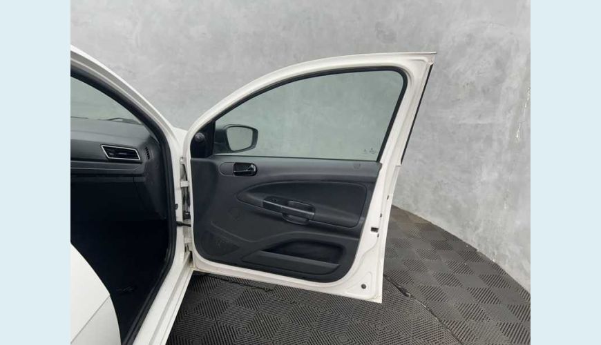 VOLKSWAGEN GOL 1.0 12V FLEX - BRANCO - 2022 Foto 7 (Grande)