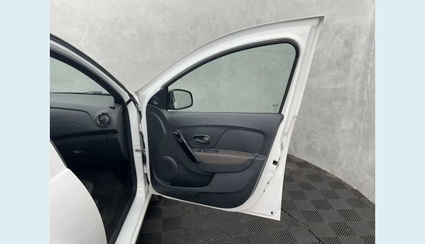 RENAULT LOGAN ZEN 1.0 12V SCE FLEX - BRANCO - 2023 Foto 7 (Grande)