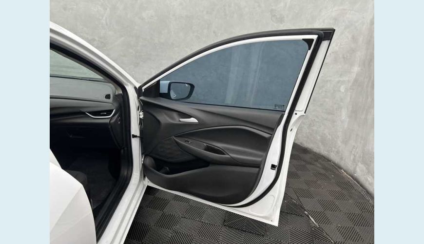 CHEVROLET ONIX PLUS LTZ 1.0 TURBO (AUT.) - BRANCO - 2023 Foto 7 (Grande)