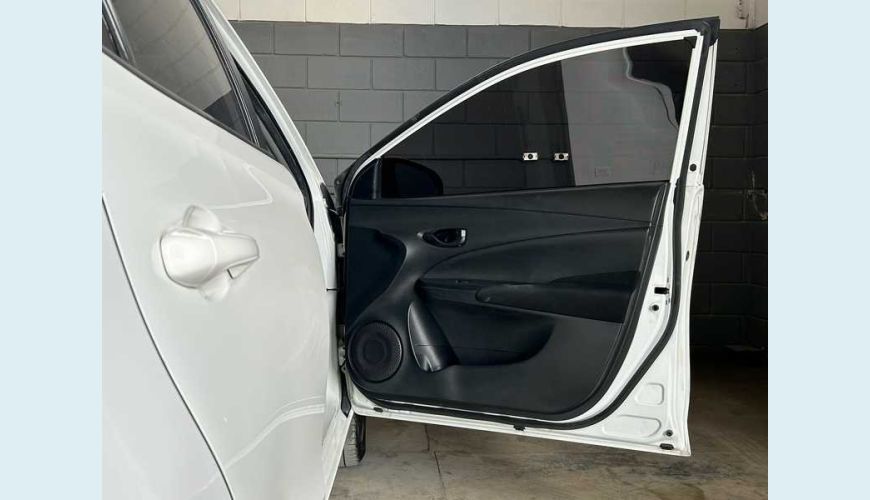 TOYOTA YARIS SEDAN XL 1.5 FLEX 16V 4P AUT. - BRANCO - 2023 Foto 7 (Grande)