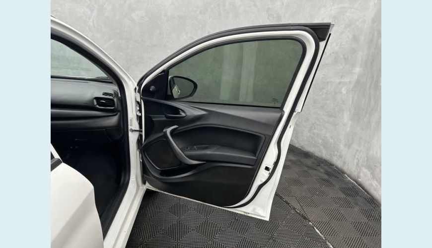 FIAT CRONOS DRIVE 1.3 FLEX MT - BRANCO - 2023 Foto 7 (Grande)