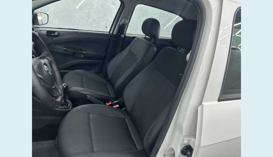 VOLKSWAGEN GOL 1.0 12V FLEX - BRANCO - 2023 Foto 7 (Grande)