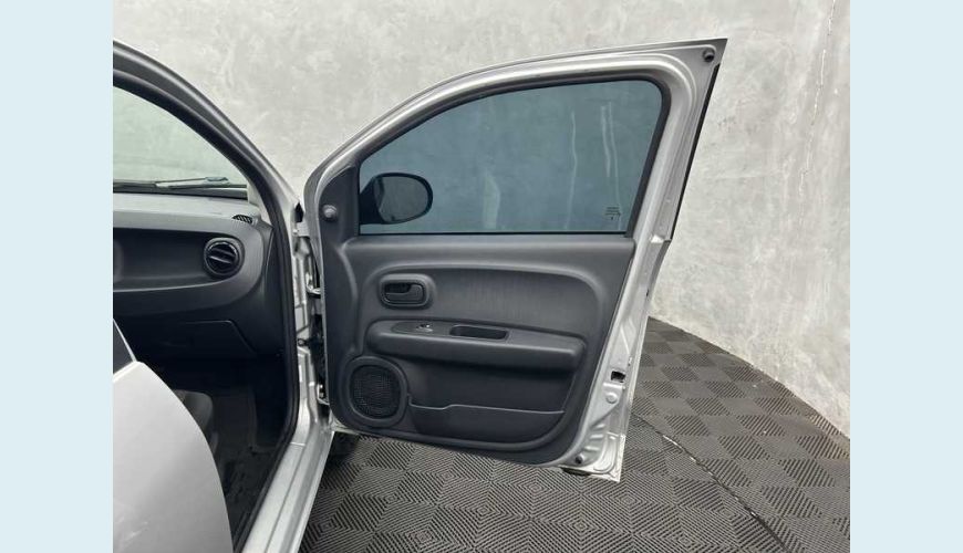 FIAT MOBI LIKE 1.0 FLEX - BRANCO - 2023 Foto 7 (Grande)