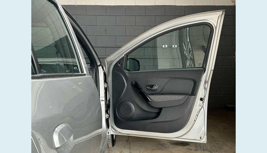 RENAULT LOGAN ZEN 1.0 - PRATA - 2025 Foto 7 (Grande)