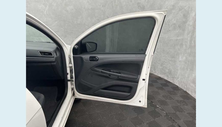 VOLKSWAGEN GOL 1.0 12V FLEX - BRANCO - 2022 Foto 7 (Grande)