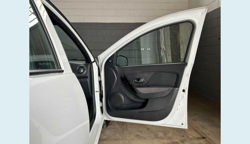 RENAULT LOGAN ZEN 1.0 - BRANCO - 2025 Foto 7 (Grande)