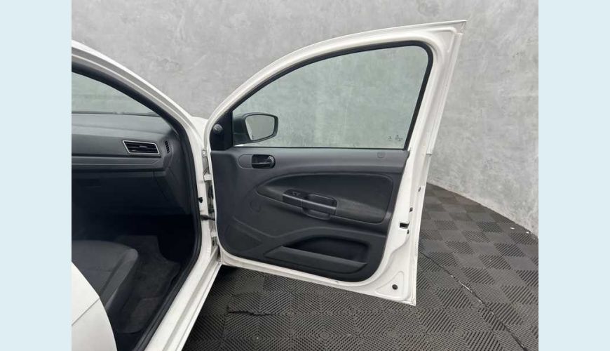 VOLKSWAGEN GOL 1.0 12V FLEX - BRANCO - 2023 Foto 7 (Grande)