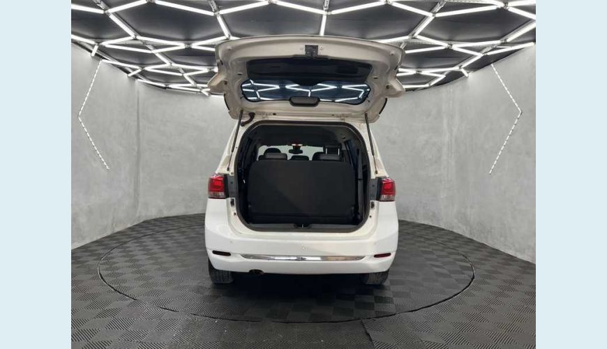 CHEVROLET SPIN PREMIER 1.8 (AUT.) - BRANCO - 2023 Foto 7 (Grande)