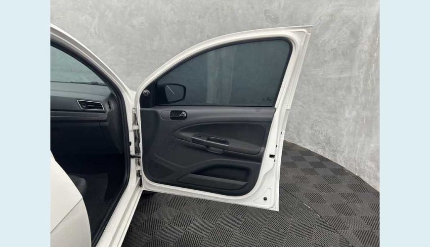VOLKSWAGEN GOL 1.0 12V FLEX - BRANCO - 2023 Foto 7 (Grande)