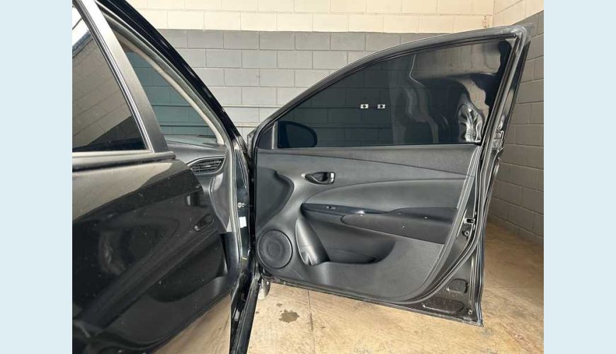 TOYOTA YARIS SEDAN XL 1.5 FLEX 16V 4P AUT. - PRETO - 2023 Foto 7 (Grande)
