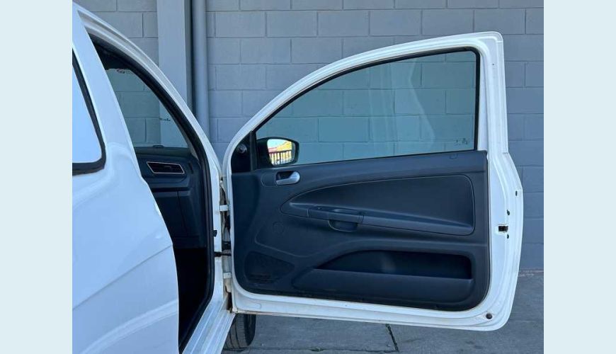 VOLKSWAGEN SAVEIRO ROBUST TOTAL FLEX 16V - BRANCO - 2025 Foto 7 (Grande)