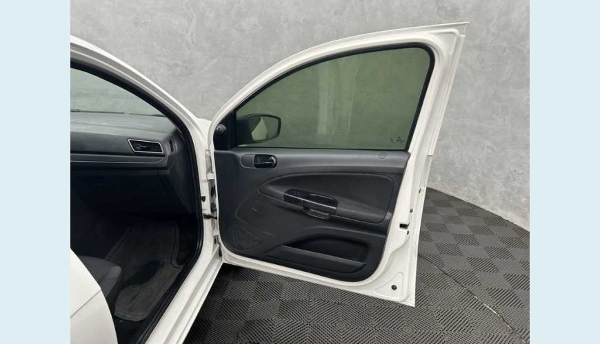 VOLKSWAGEN GOL 1.0 12V FLEX - BRANCO - 2023 Foto 7 (Grande)