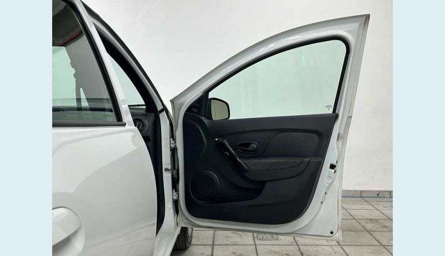 RENAULT LOGAN ZEN 1.0 - BRANCO - 2024 Foto 7 (Grande)