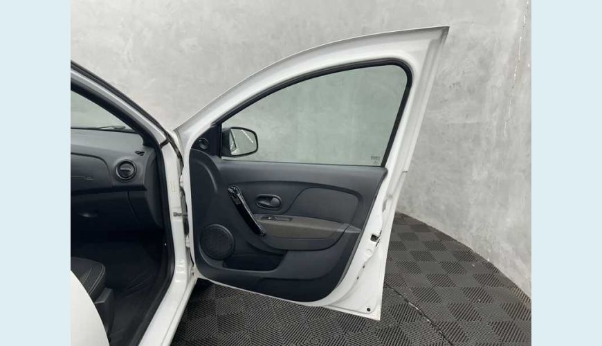 RENAULT LOGAN ZEN 1.0 12V SCE FLEX - BRANCO - 2023 Foto 7 (Grande)