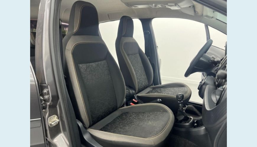 FIAT MOBI TREKKING 1.0MT - CINZA - 2023 Foto 7 (Grande)