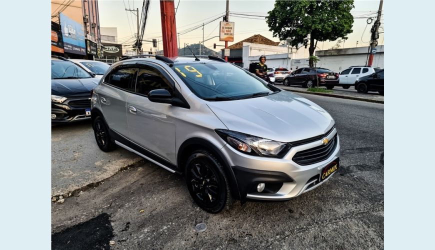 CHEVROLET ONIX 1.4 MPFI ACTIV 8V FLEX 4P MANUAL - PRATA - 2019 Foto 8 (Grande)