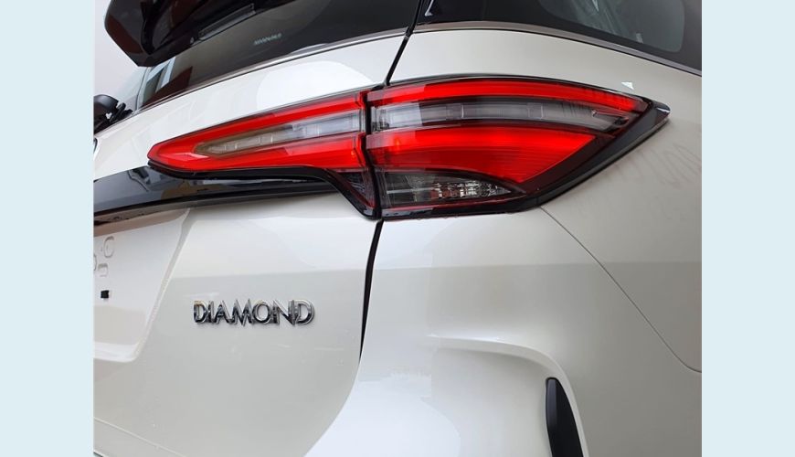 TOYOTA HILUX SW4 2.8 D-4D TURBO DIESEL DIAMOND 7L AUT. - BRANCO - 2022 Foto 8 (Grande)