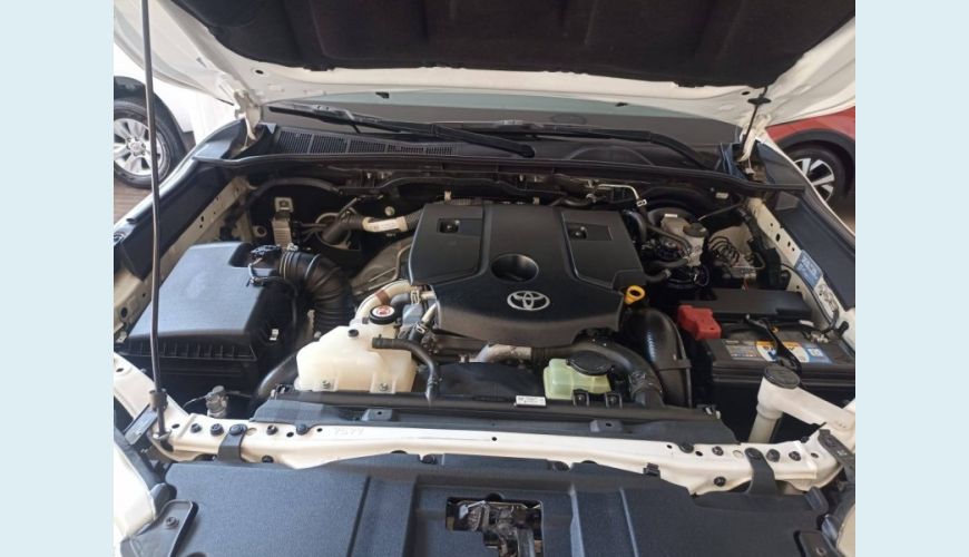TOYOTA HILUX 2.8 SRV 4X4 CD 16V DIESEL 4P AUT. - BRANCO - 2017 Foto 8 (Grande)