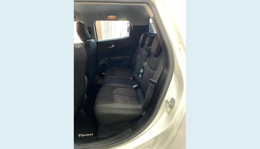 FIAT TORO 2.0 16V TURBO DIESEL VOLCANO 4WD AT9 - BRANCO - 2019 Foto 8 (Grande)