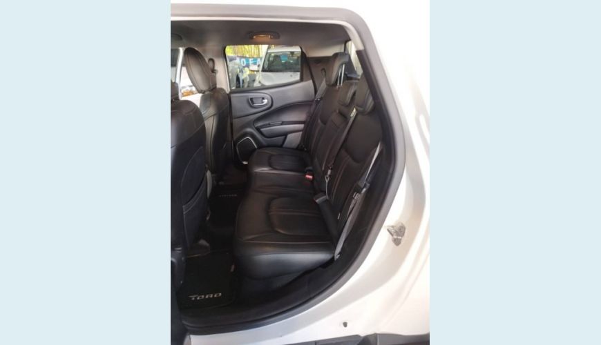 FIAT TORO 2.0 16V TURBO DIESEL VOLCANO 4WD AT9 - BRANCO - 2017 Foto 8 (Grande)
