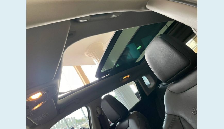 JEEP COMPASS 2.0 TD350 TURBO DIESEL LIMITED AT9 - BRANCO - 2022 Foto 8 (Grande)