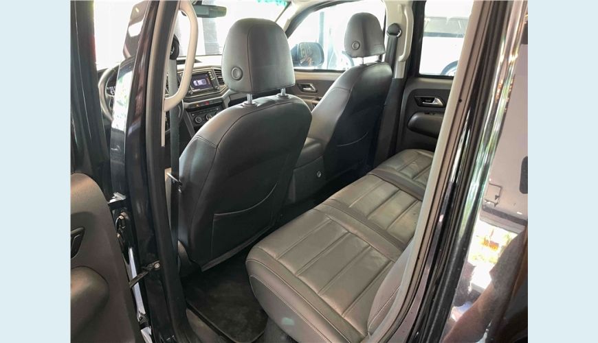 VOLKSWAGEN AMAROK 2.0 HIGHLINE 4X4 CD 16V TURBO INTERCOOLER DIESEL 4P AUT. - PRETO - 2018 Foto 8 (Grande)