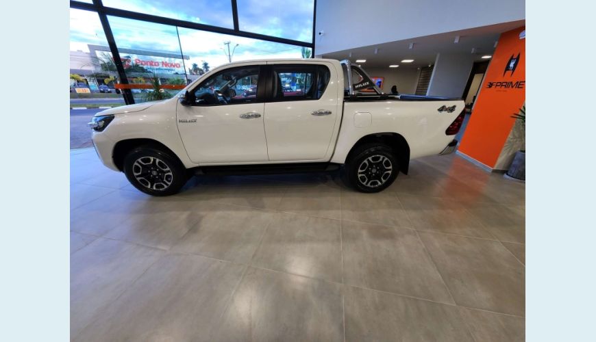 TOYOTA HILUX 2.8 D-4D TURBO DIESEL CD SRV 4X4 AUT. - BRANCO - 2022 Foto 8 (Grande)