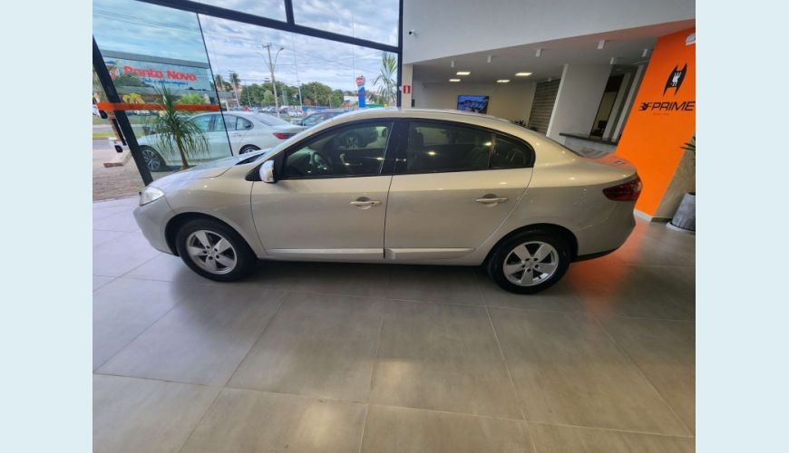 RENAULT FLUENCE 2.0 DYNAMIQUE 16V FLEX 4P MANUAL - PRATA - 2013 Foto 8 (Grande)