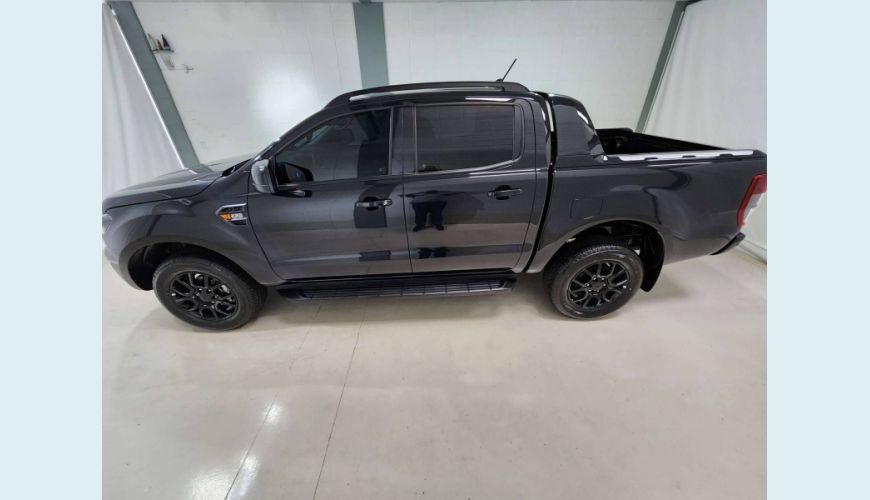 FORD RANGER 2.2 BLACK 4X2 CD 16V DIESEL 4P AUT. - PRETO - 2023 Foto 8 (Grande)
