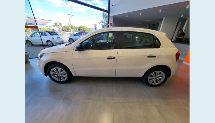 VOLKSWAGEN GOL 1.6 MSI TOTALFLEX 4P MANUAL - BRANCO - 2022 Foto 8 (Grande)
