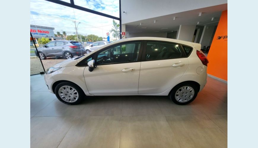FORD FIESTA 1.6 SE HATCH 16V FLEX 4P MANUAL - BRANCO - 2017 Foto 8 (Grande)