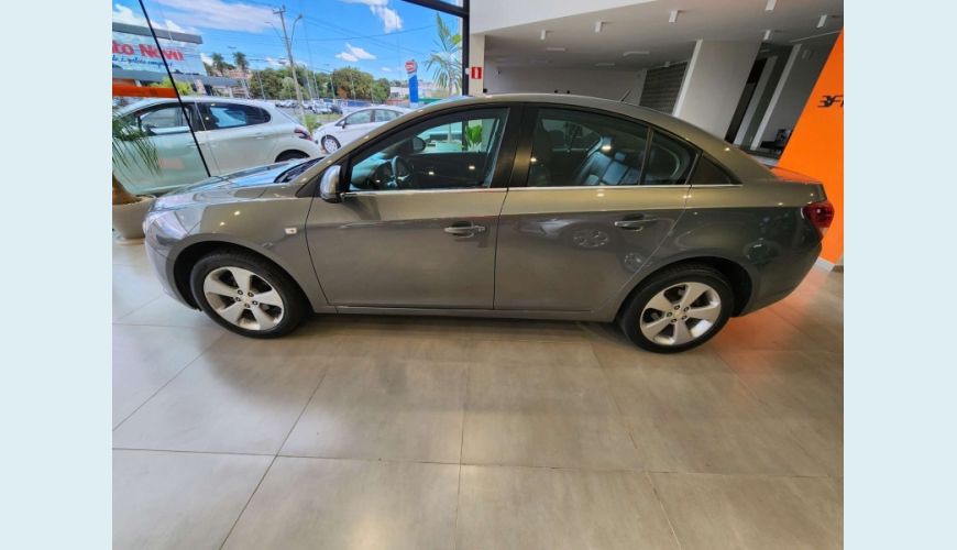 CHEVROLET CRUZE 1.8 LT 16V FLEX 4P AUT. - CINZA - 2013 Foto 8 (Grande)
